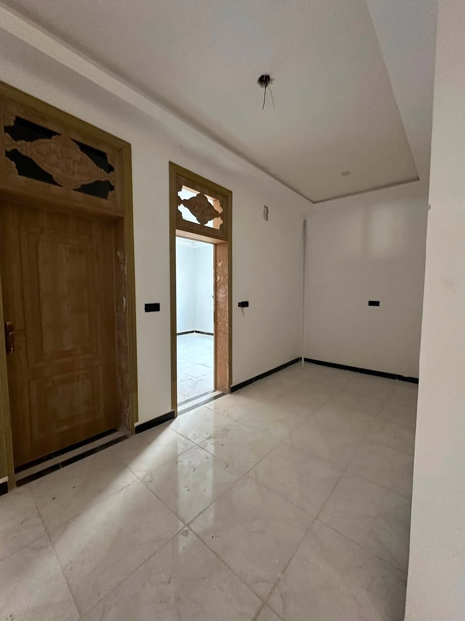 🏡 دار للبيع

110م²، طابقين، بناء حديث (تسليم مفتاح).
3 غرف نوم، صالة، مطبخ، كلدور، و2 مجمع صحي.
سند زراعي 25، موقع مميز على شارع 80 الرابط بين 80 و100.

📞 للاستفسار:
***********

