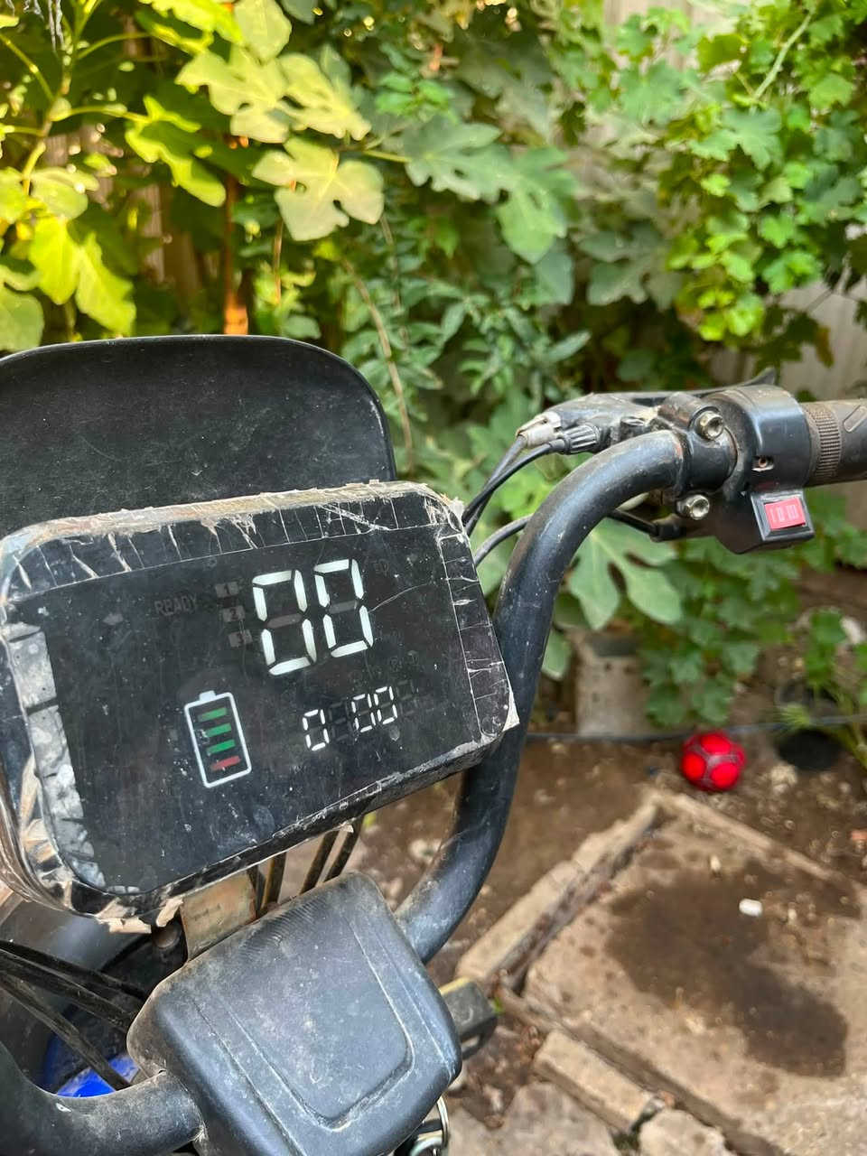سلام عليكم
دراجة شحن حجم20  بطاريات 🔋 4
3 سرعات
السعر150 وبيها مجال 
بغداد الدورة المهدية
***********

