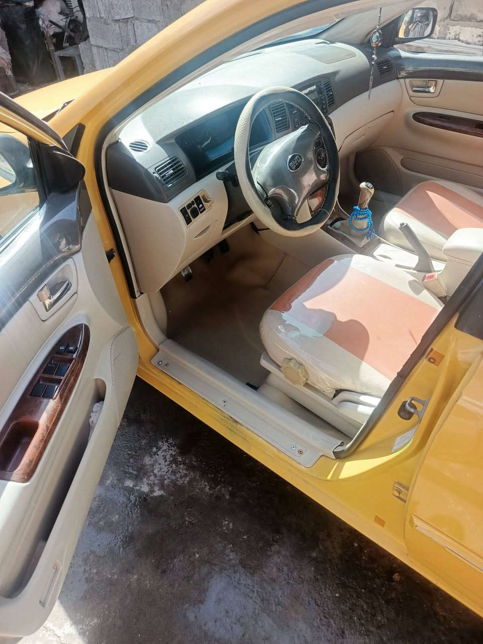 سلام عليكم سياره بي وايدي للبيع
1:مديل 2011مابيهه ضربه
2:كهربايات شغاله كله مابيه أي نقص
3 :ودوشمه جديده ونضيفه داخلهه
4:تبريدهه شغال 
5:تايرات تخم جديد
6:سياره نظيفه كلش ومال جناي 
7:جان بيه خياس بل هلال الخلفي صفحتين وصلحته وجان كذالك خياس بل فتحت سقف هم صلحته
مكاني بغداد الزعفرانية رقم الهاتف  *********** السعر 50 وبيه مجال بسيط.   ملاحظه:سياره كامله على اخر حبايه
