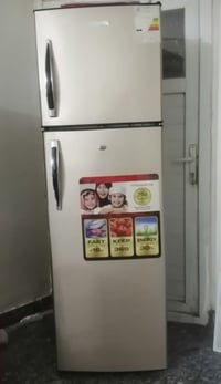 ثلاجه • ٢٥٠لتر • تجميد فول