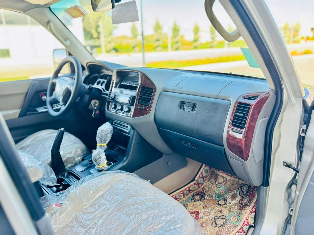 ﷽
‏ ◽️MITISUBISHI PAJERO 2007
باجيرؤ مؤديل 2007 
مواصفات خليجي 

◻️محريك V6 3.000L سته سلندر محريك مرغوب
گير و محريك أكسل بشرط
🔹بدون صوت بدون صرف بدون خلل شرط فحس

◻️سيارة حيل حيلوة جديد
سيارة بدون تعديل بارد  بدون تبديل بدون جراد
🔹بيها { بص بنيت كلير } بدون دواخل بدون أيرباگ

◽️مواصفات خليجي 
🔹{{ ثلاجة - فور ويل - داخل بيجي  - تبريد مركزي - ٧ راكب - مراي شفت  - كاميرا  - فورميكا - بلاجكتور - تحديد سورعة - ويل كپ - بعد هواي مواصفات }}

◽️اربع تاير و ويل جديد سيارة بدون مصروف
🔹سيارة شرط بدون اى نواقص گير و محريك و حدادي و كاهرباى كولة بشرط
🔹سنوي و رقم و هزة  سنوي بأسمي تحويل بشرط
🔹 نفسي يوم / تحويل و كاله حاظر
🔹 مكان_🌆 سليماني

◽️سعر_ 96$
◽️موبايل☎️_ *********** /// ***********
~~~~~~~~~~~~~~~~~~~~~~~~~~~~~
﷽
‏ ◽️MITISUBISHI PAJERO 2007
باجيرؤ مؤديل 2007
مواسفات خليجى ره نگى برونزي

◻️مه كينه V6 3.000 شه ش بستؤن مه كينه مرغوب
🔹گير و مه كينه و ئه كسل و كاره باى به شه رت
سه وت و سه رف و بوخارى نييه به شه رت

◻️سه ياره كه زؤر جوان ماوه ته وه و
🔹بئ ساردو بئ كال بونه گؤراواى نييه به شه رت
🔹( ته نها بونيتى كليره ) بئ ناو گرتن و بئ ئيرباگ

◻️مواسفات خليجي
{{ سه لاجه - ده بل ئه كسل - ناو كريمى  - ته بريد مه ركه زى - سئ ريز كوشن - ئاوينه شه فت  - كاميرا - فؤرميكا  - بلاجكتؤر - تحديد سورعه - ويل كه پ - }}

◻️چوار تايه و ويلى لؤكى بؤ به ستراوه
🔹سه ياره كه يه ك دينار مه سروفى نييه
◽️ته حويل ئه سليه سه ياره كه ته حويل و غه رامه به شه رت
🔹گير و مه كينه و كاره باى وهه موو گيانى به شه رت
شوين🌆: سليماني 

سعر💵:96$
موبايل📲:*********** /// ***********
