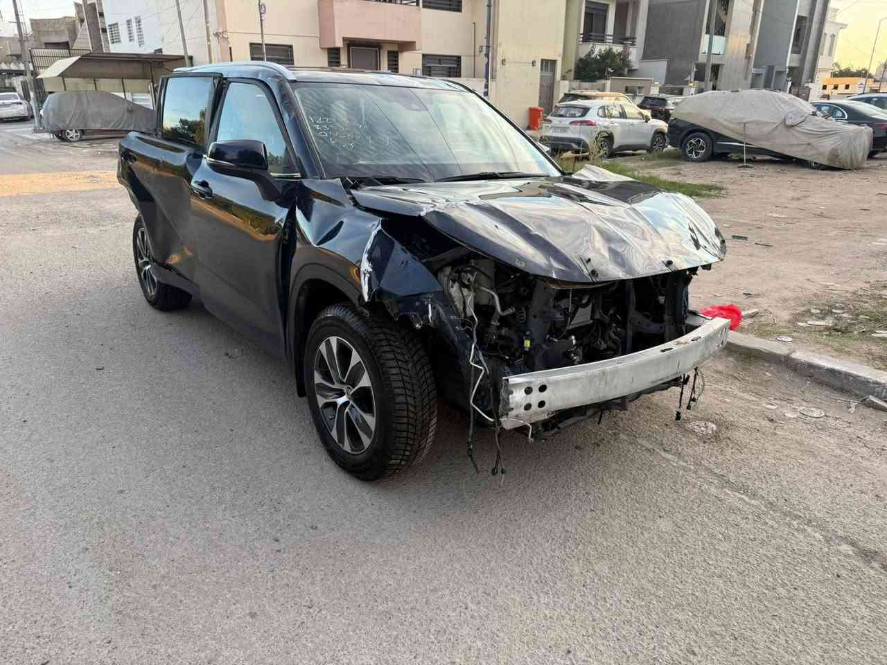 سلام عليكم 
للبيع 

هايلاندر
عل حادثه
تشتغل وتمشي
دخول جديد
موديل 2023
عنوان بغداد
سعر 110
موبايل ***********
