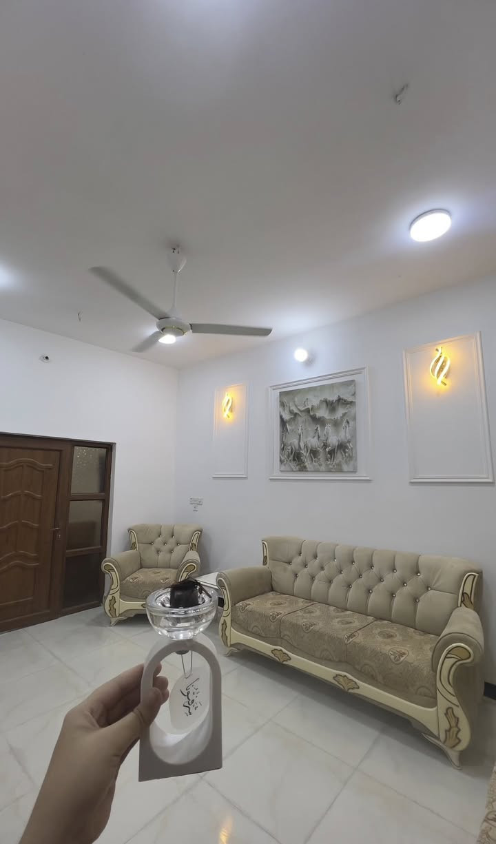 السلام عليكم
تخم للبيع. السعر 280وبي مجال


**إذا كنت صاحب هذا الإعلان وتريد حذفه لأي سبب، رجاءا أرسل رسالة إلى الدعم الفني**