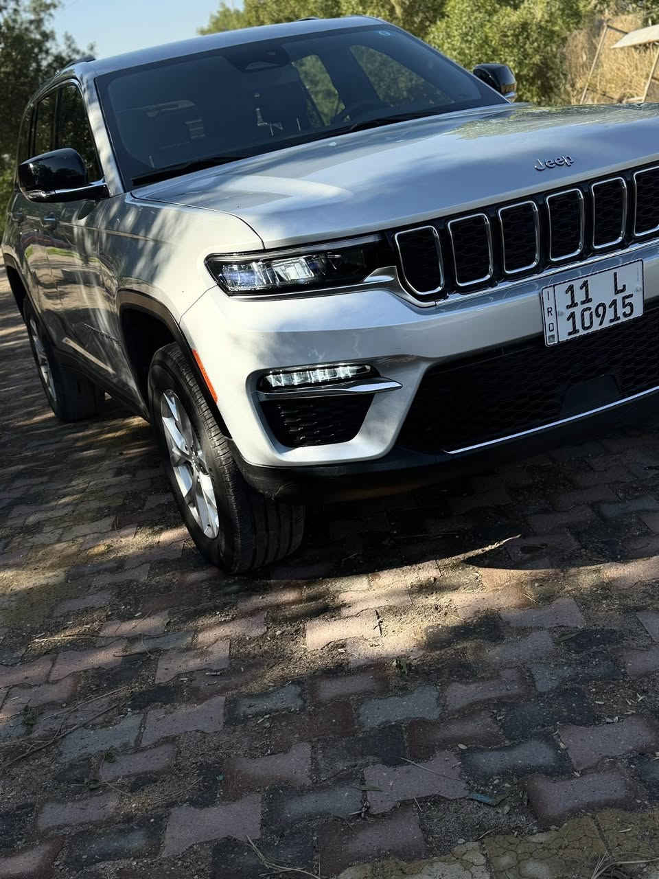 ﷽
السلام عليكم شباب جيب كراند شيروكي  2024 مواصفات
  فول عدا الفتحه 5 راكب المرغوب مرقمه و جاهزه بسمي

‏   2024 JEEP GRAND CHEROKEE, LIMITED

حادث السياره:  كلين سرقه تخريب فقط بدون حادث
                      السياره بدون قطره صبغ شرط الفحص
           السياره ماشيه : 600 ميل

حالة الايرباك : سليمه بدون ايرباك

                لون السياره: سلفر

#مواصفات 

بصمه

رادارات جانبيه

حساسات اماميه خلفيه

رادار امامي تحديد مسار

المقاعد جلد 

المقاعد كهرباء 

المقاعد تدفئه 

استيرن تدفئه

خزن ميموري

شاشه كبيره

كأمره دواره

معروفه مواصفات شيروكي لمتد
مـٌـيحـتاج اذكرهن
بعد بيه هواي مواصفات 

#السعر :  265$ و بيه مجال قليل تحياتي
             ارخص جيب بالعراق و كل الهلا بيكم

العنوان بغداد الزعفرانيه 

رقمي ☎️ *********** بيه وات ساب
