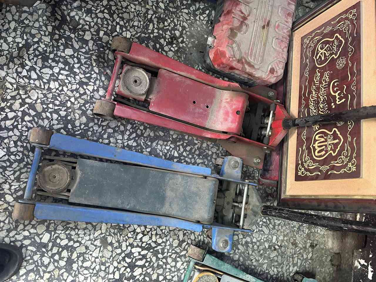 عندي غراض بنجر للبيع جكات وخالعه وكمبريسر وبلنص عدد 2

كمبريسر حجم 300 لتر دبل مأطور كهرباء دبل مجموعه تاروسه 3 بستم ماركه روشه جديد استعمال جداً قليل 

خالعه نضيفه شغاله اي عطل مابيها اصليه 

بلنص عدد ثنين نضيفات شغالات اي عطل مابيهن عل فحص 

جكات عندي عدد 2 شغالات استعمال قليل وعندي صوندات ونواعم 

غراض كلهن أصليات وعل فحص شرط الشغل ول نضافه 

مكانهن بغداد بلديات 

رقم : ***********
