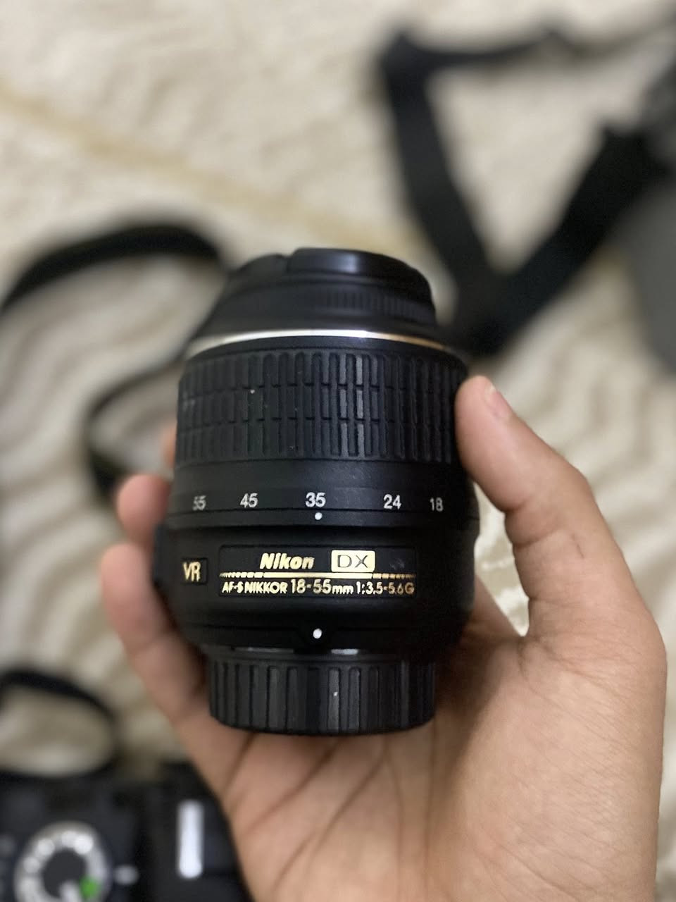 للبيع نيكون D3100
كاميرا جدا نضيفه 100%

بعدها جديده شتر 4 الف فقط

ملحقات 

عدسه18/55✅

حزام كتف.    ✅

شاحنه.         ✅

بطاريه.         ✅

سعر 220 وبيها مجال 

 

يوجد توصيل لجميع محافظات العراق مجاني

***********
