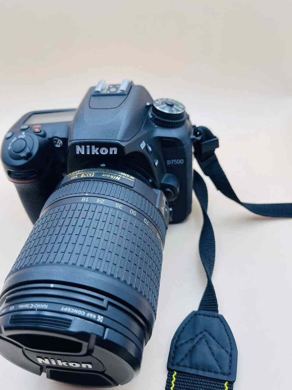 نيكون 7500
عدسة 140.18
شاحنة
بطاريه
حزام كتف
جنطة
شتر 14k
نضافه 100‎%‎
السعر 840الف قفل سعر نهائي
مكاني ناصريه
متوفر توصيل

للتواصل وتساب او تصال ***********
