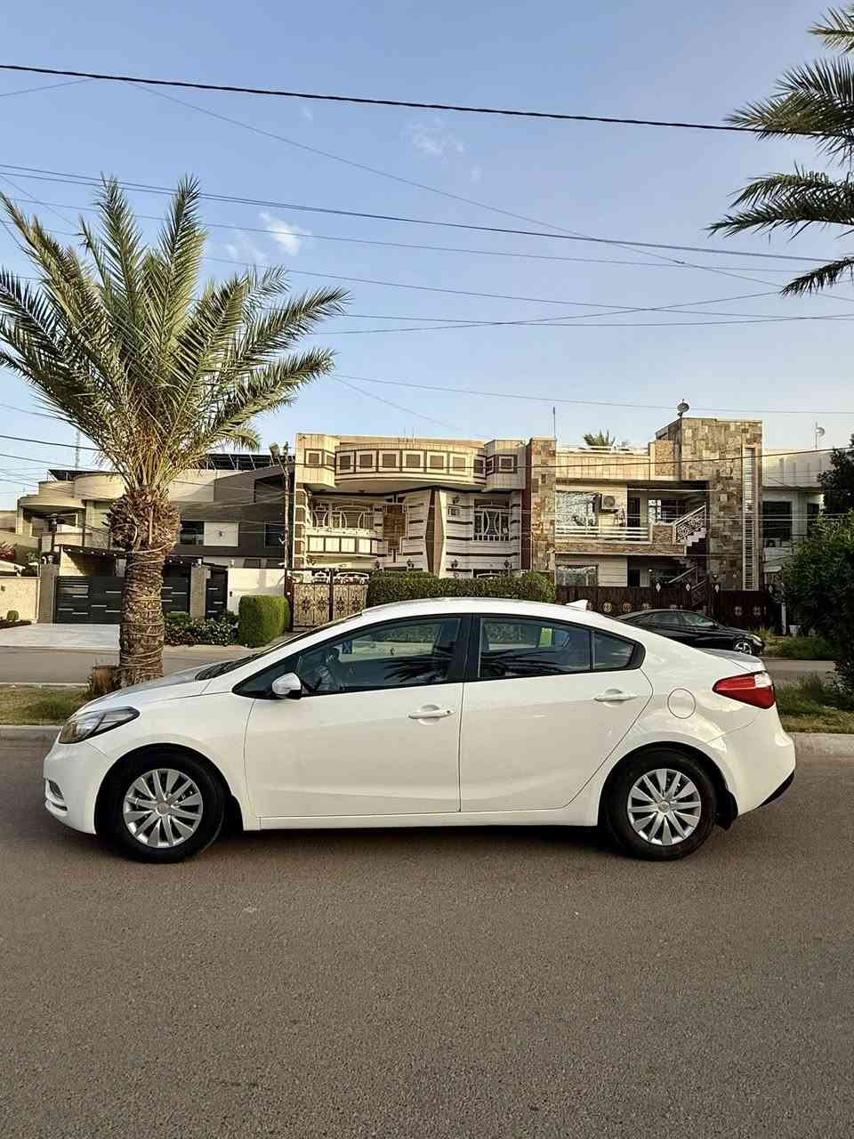 كيا فورتي
موديل 2016 
رقم بغداد 
مكينة 2000 دوش
حادثها جاملغ وبنيد بدون دواخل
ماشية ٨٩ حقيقي 
السيارة جديدة بمعنى الكلمة 
السعر 120 
للأستفسار 
*********** 
وشكراً جزيلاً
