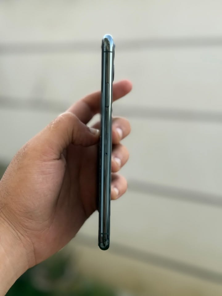 ايفون 11 برو ماكس ذاكرة 256 نظيف جداً
مبدل بطارية 🔋 فقط قبل اسبوع بدلتها وتقرة 100 
(( دبل شريحة ركز )) 
السعر 300 مكاني بغداد 
***********
