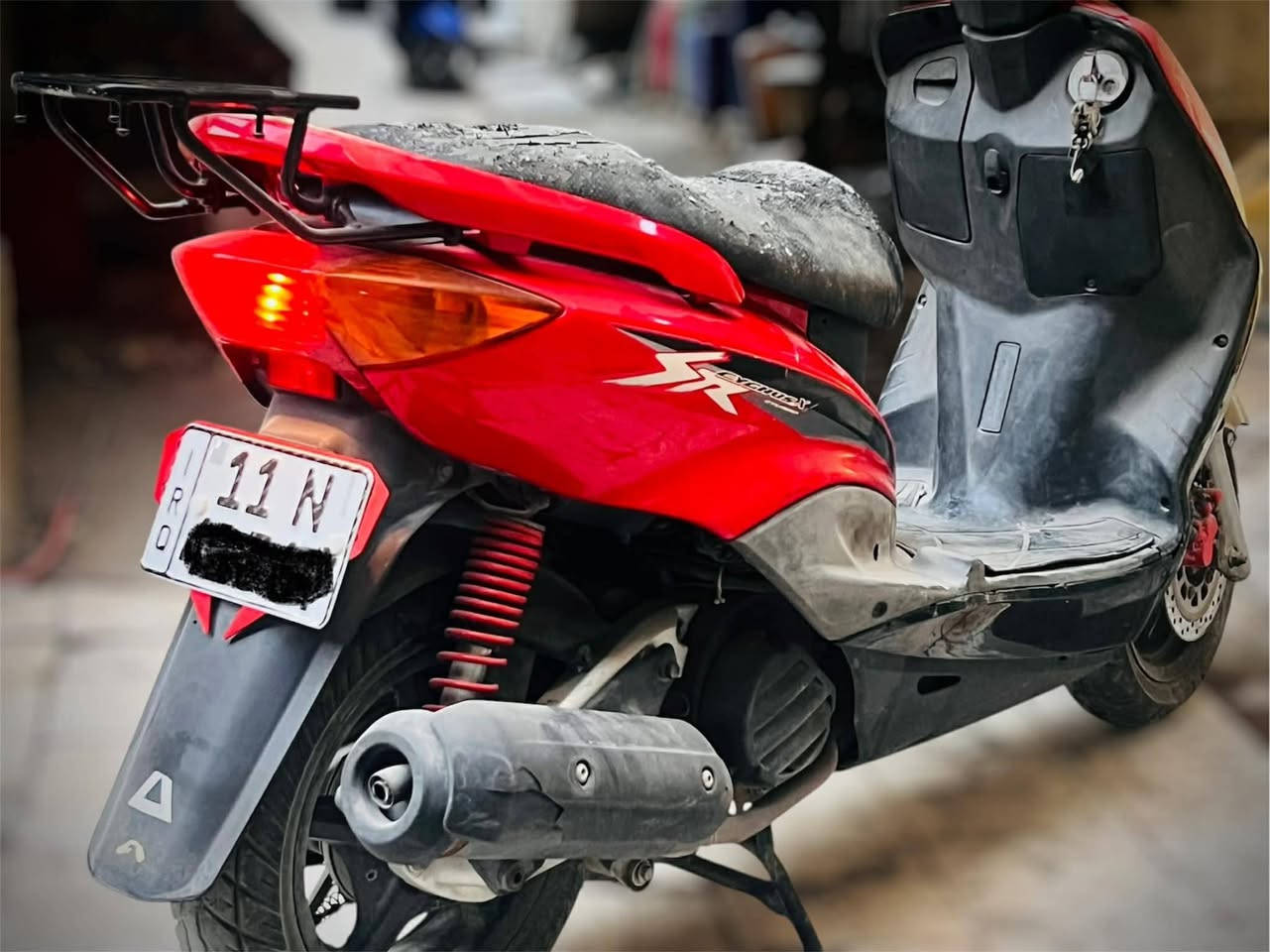 دراجة سكنس نثية 110 ياباني مرقم بغداد باسمي جديدة بمعنى كلمه ما تصرف عليه اي شي ماشية حقيقي 47 كيلو الون احمر الاستناد كهربائي ما ناقصه اي شي جيب وياك فيتر وافحص للعلم الدهن امزويل والبانزين محسن واخيرا كابيرتر تجي مو نوزل السعر خاص او الاتصال على رقم *********** الدراجة مرقمة والسنوية باسمي
