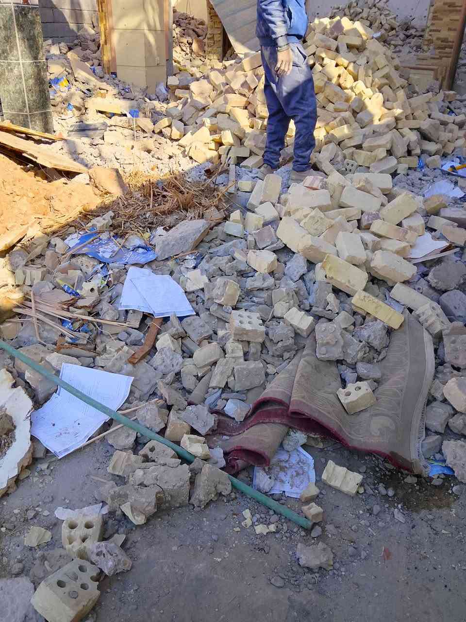 يوجد طابوق عادل للبيع 
***********
***********
تواصل على الواتساب وعلى الرقم
