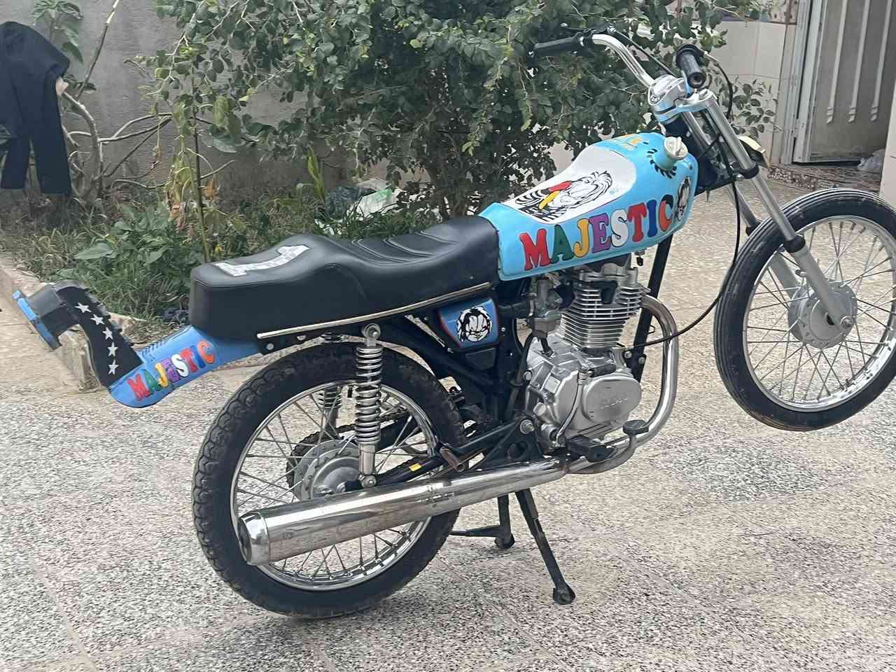 سلام عليكم دراجه مديل 18تعمير 25اوراقً اصولي مكفوله كفاله عامه سعر 800وبيه مجال مكان شطره هاذه رقمي ‭0788 751 9582‬
