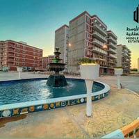 فرصة ما تتفوت 🔥 شقة طابق أرضي للإيجار بسعر جداً مغري  📍 الموقع: مجمع إ...