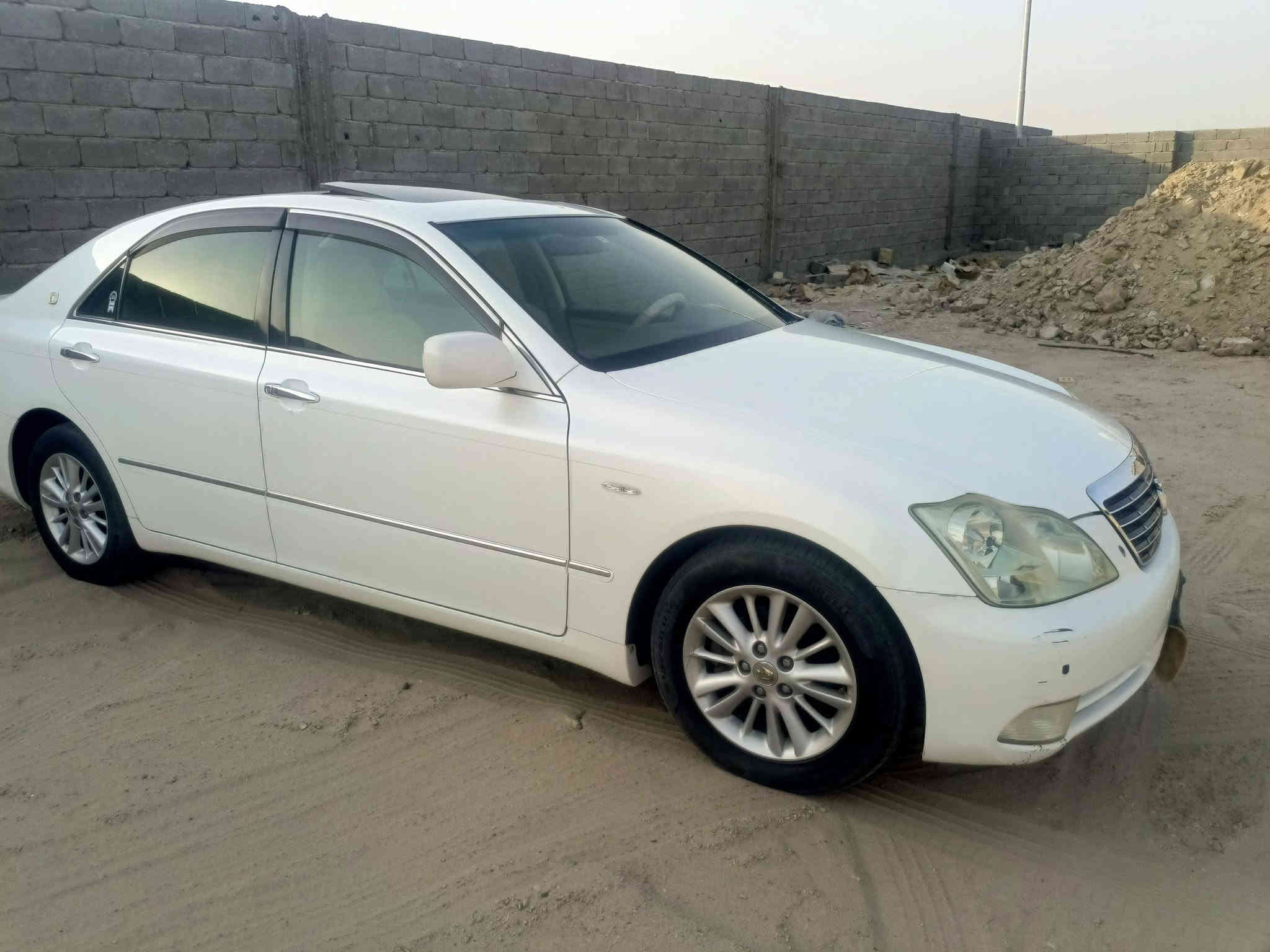 شاهينه 2004 ادوات
مكفولة كفاله عامه 
فول مواصفات عدا الجلد 
فتحه ثلاجه 3 قطع تبريد 3 قطع بردات 
ستيرن كهرباء وتحكم 
4 كشتات كهرباء
حجر بيه موجود
ماشيه 84 الف 
كفاله عامه كارتون مكفولة من حتى من الشخط
ما ماشيه بل عراق جديده 
سعر 80 بيه مجال للشراي
 مكان انبار 
***********
