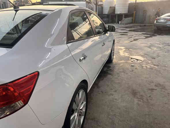 سلام عليكم 
فورتي 2012 خليجي 
سياره جديده ستعمال مالك واحد حتى ضمان الشركه بسمي بيها 
سنويه جديد هز جديد
فول الفول ماشيه 95 الف / بصمه 2 حساس خلفي / تحكم ستيرن 3 وضعيات قياده 
 هذا رقمي السعر 12،500 $ 
***********
