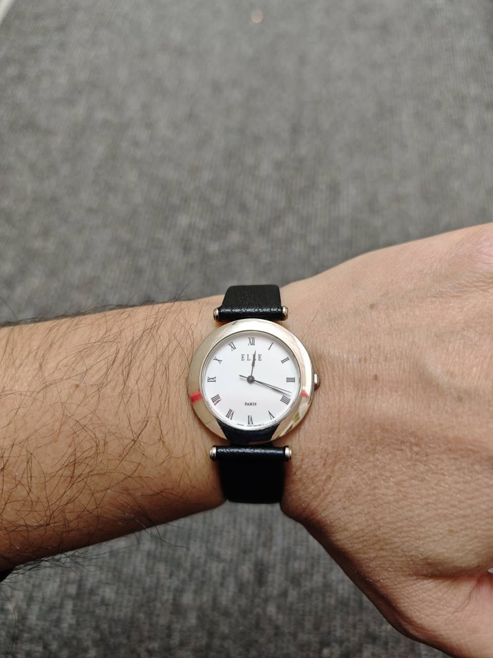 سلام علیکم. 
ساعە ستزن ئیلی یابانی اصلی للبیع. باتری. دار ازیاء باریس. فی قمة الجمال و النزاكه. قطر 31. فنتج قدیم. شغال مضبوط. ارقام رومانی. سعر 45 الف.


**إذا كنت صاحب هذا الإعلان وتريد حذفه لأي سبب، رجاءا أرسل رسالة إلى الدعم الفني**