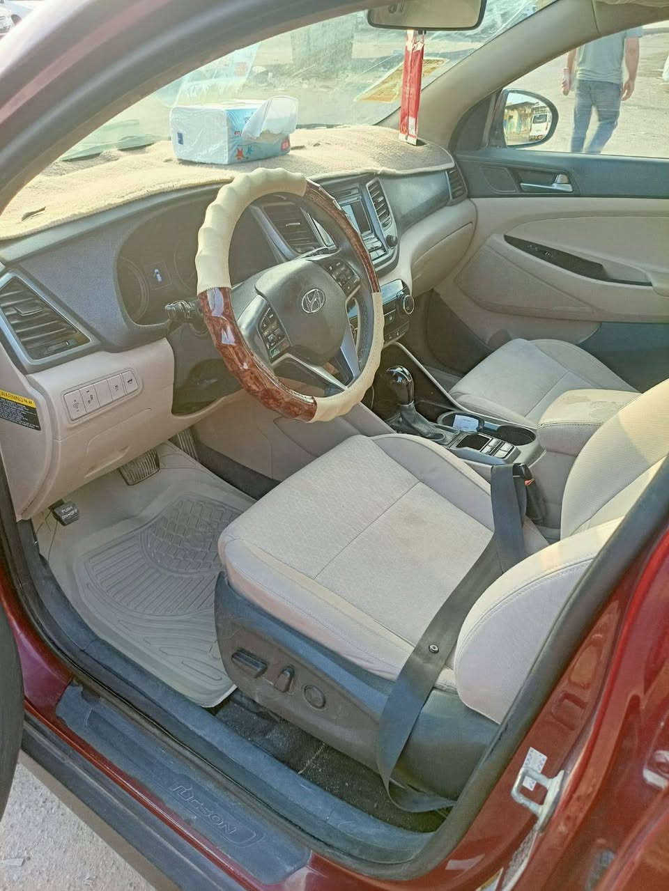 سياره توسان موديل 2016 وارد امريكي حادثهه بنيد وجاملغ والصندوك بيه صبغ ومعجون رقم ميسان نكليزي سنويه 2029 تنتهي تبريد  شغال مكينه كير  مكفولات سياره فول عده التنته بصمه الكشنات تحكم كهربائية  ومداور ثاني يوم *********** ميسان
