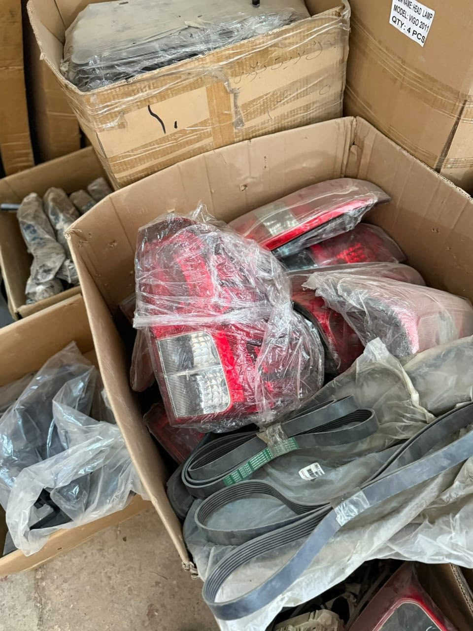 محلات الاصيل
***********

تم بحمد الله وصول حاوية ادوات بيكم تفصيخ فتح اصلي + اصلي شركة + تجاري جميع موديلات الهايلوكس 2006-2025 جميع الفئات 

بيكم ناصي 
بيكم ادڤنجر 
بيكم TRD
بيكم GR
بيكم سعودي الناصي والعالي 

متوفر  دعاميات ، بنيد ، چاملغ ، ابواب ، باب بدي ، لايتات وبگ لايتات ، مرايات ، 

يتوفر توصيل جميع محافظات العراق 

العنوان :- بغداد - الطالبية - مقابل مطعم الصادق
