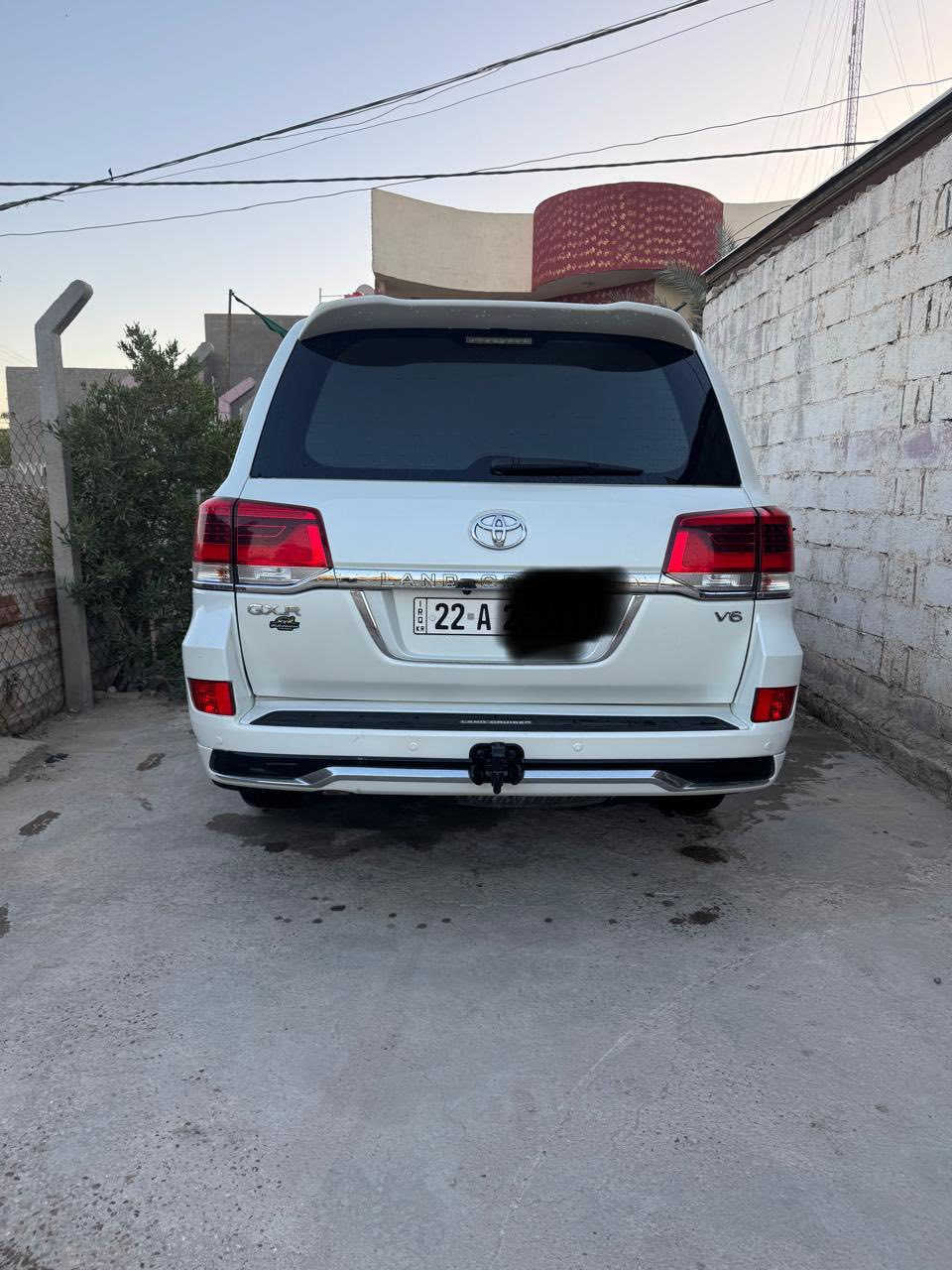 السلام عليكم للبيع لاندكروز موديل ٢٠١٧ فول مواصفات ساز معروفه مواصفات الساز 
فتحه 
بصمة 
دواسات ليزريه
٥ كاميرات
شاحن واير ليس
٣شاشات عرض
تشغيل عن بعد
كشنات جلد+كهرباء 
حساسات امامية خلفية 
زراك لايت 
محرك ٦سلندر مكفول مع الكير
تخم تاير دنلوب ياباني جديد
السيارة جاهزة من كل النواحي اوجديده رقم اربيل بأسمي وبيها باج تظليل ٨٠٪؜ السياره بيها جاملغ امامي مبدل وكاله وصبغ نص البنيد بدون دواخل خلاص
السعر  ٤١٥ $ وبيها مجال 
الاتصال ***********
