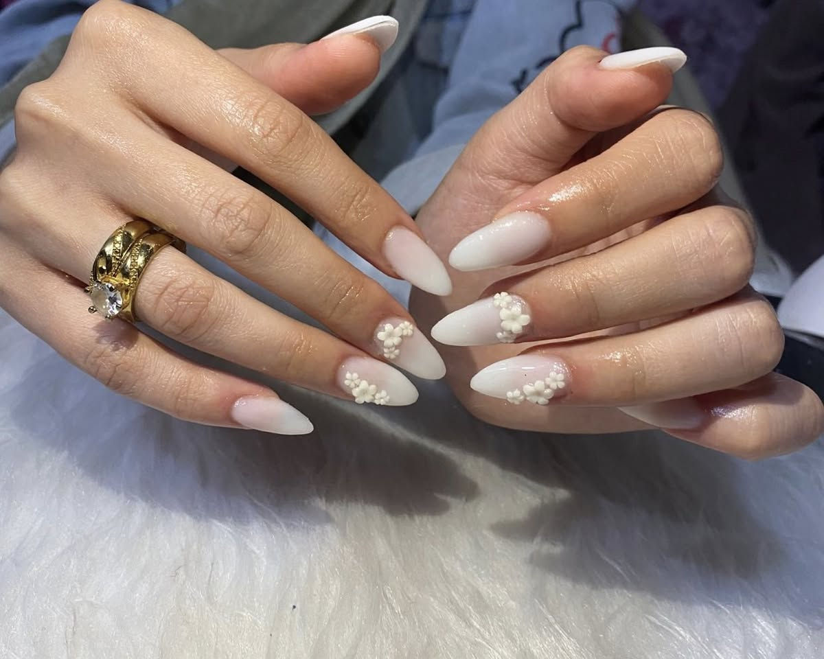 عرض العيد اكرلك مع ديزاين اضفرين 15 الف فقط 💅🏻.
ضمان الاكرلك شهر 🩷.
العنوان الحسينيه السوق الاول
***********
