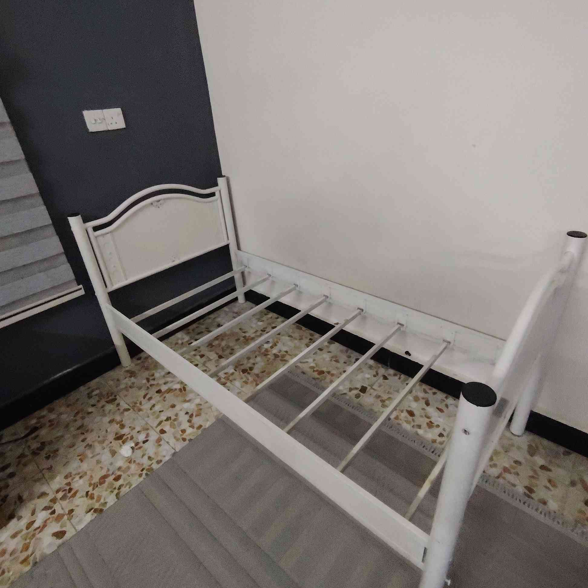 سلام عليكم 
عندي جربايتين ام النفر للبيع 
حجم 180×80
السعر الوحدة على 50 وتصير طابقين 
نظيفات جدا اي خدش ماكو استعمال بسيط 
للاستفسار ***********
               ***********
