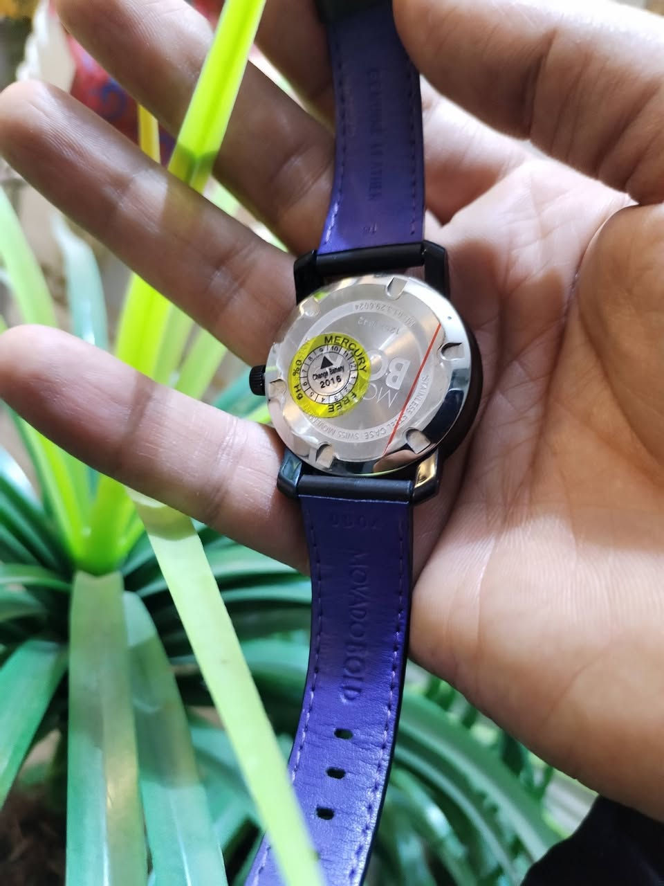 موفادو بولد كوارتز سويسري أصلي 
نضافه تامه
قطر ٣٧
سعر ١٢٥ الف
اساسيه بل كامل
يوجد خدمه توصيل جميع المحافظات


**إذا كنت صاحب هذا الإعلان وتريد حذفه لأي سبب، رجاءا أرسل رسالة إلى الدعم الفني**