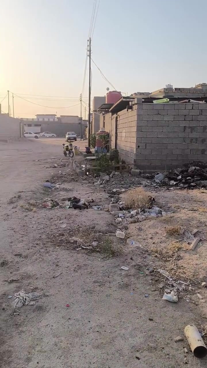 قطعه زراعي  بحي الحكيم ٢٥٠ متر ثالث فرع مو بعيده عن الشارع مكان هادي ومرتب ماي وكهرباء  كلشي يمه *********** بي واتساب

