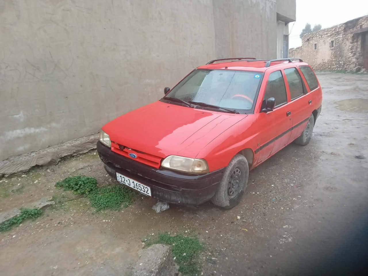 فورد للبيع سنويه وارقام جديده الشرطه التحويل كربون بنزين الكتروني سعر 25 بيها مجال صار على الرقم ***********
