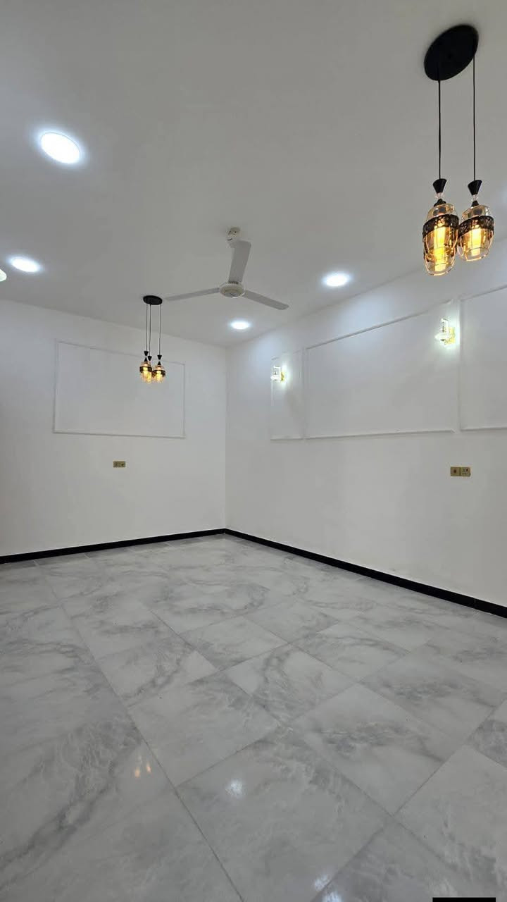 #اسعد_الله_اوقاتكم_بكل_خير⁉️👋

🏡 دار سكن للبيع – جاهز للسكن
📐 المساحة: 200 متر

🛏️ يحتوي على:

3 غرف منام

ديوان

صالة

مطبخ

صحيات داخلي وخارجي

دار ركن عليه شارعين 10متر  و8متر 

📍 العنوان: أبو الخصيب – حي الجوادين مقابيل صناعيه

 حمدان يبعد عن طريق الفوك و الخدمي  400متر 

💰 السعر: 125 (قابل للتفاوض)

تفاصيل اكثر اتصال برقم

هاتف ☎️***********☎️
