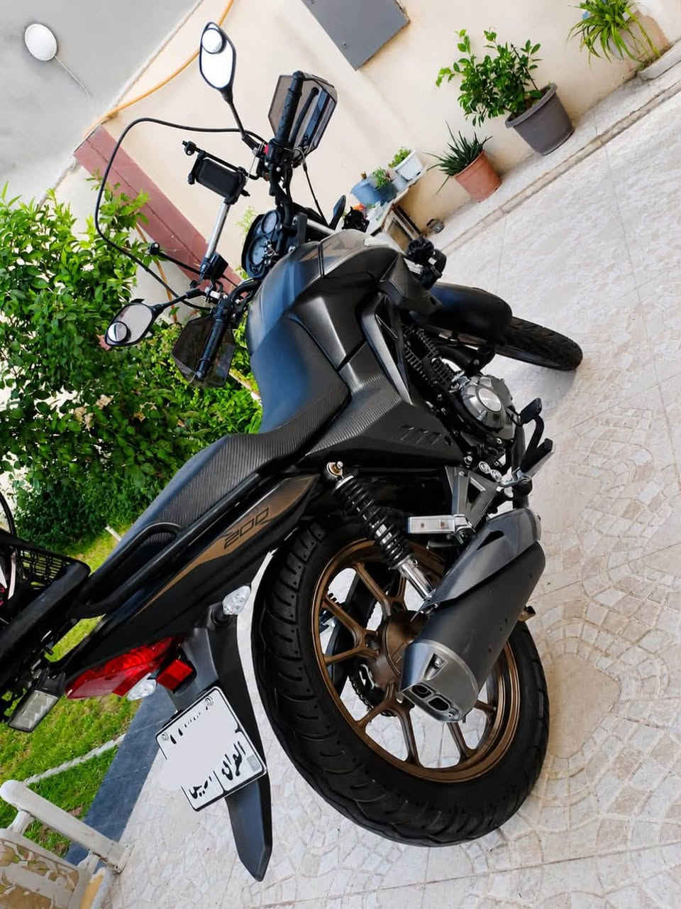 موطور جديد صبنه ما مطخوخ زيرو سعر مليونين ٥٥٠ وبي مجال شي بصيط بس ل شراي ينتصل ***********بس واتساب شغال

