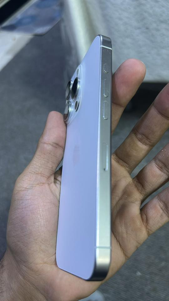 السلام عليكم

Iphone 15 pro فقط برو
ذ١٢٨
بطارية ٨٩٪؜
دبل سيم كارت
لون ابيض فقط الشاشة بيها شخوط
باكيته وملحقاته كامله

للبيع بسعر ٦٥٠ الف
او للمراوس مع شيى اعلى وانطي فرق
بغداد الكرادة 
***********
