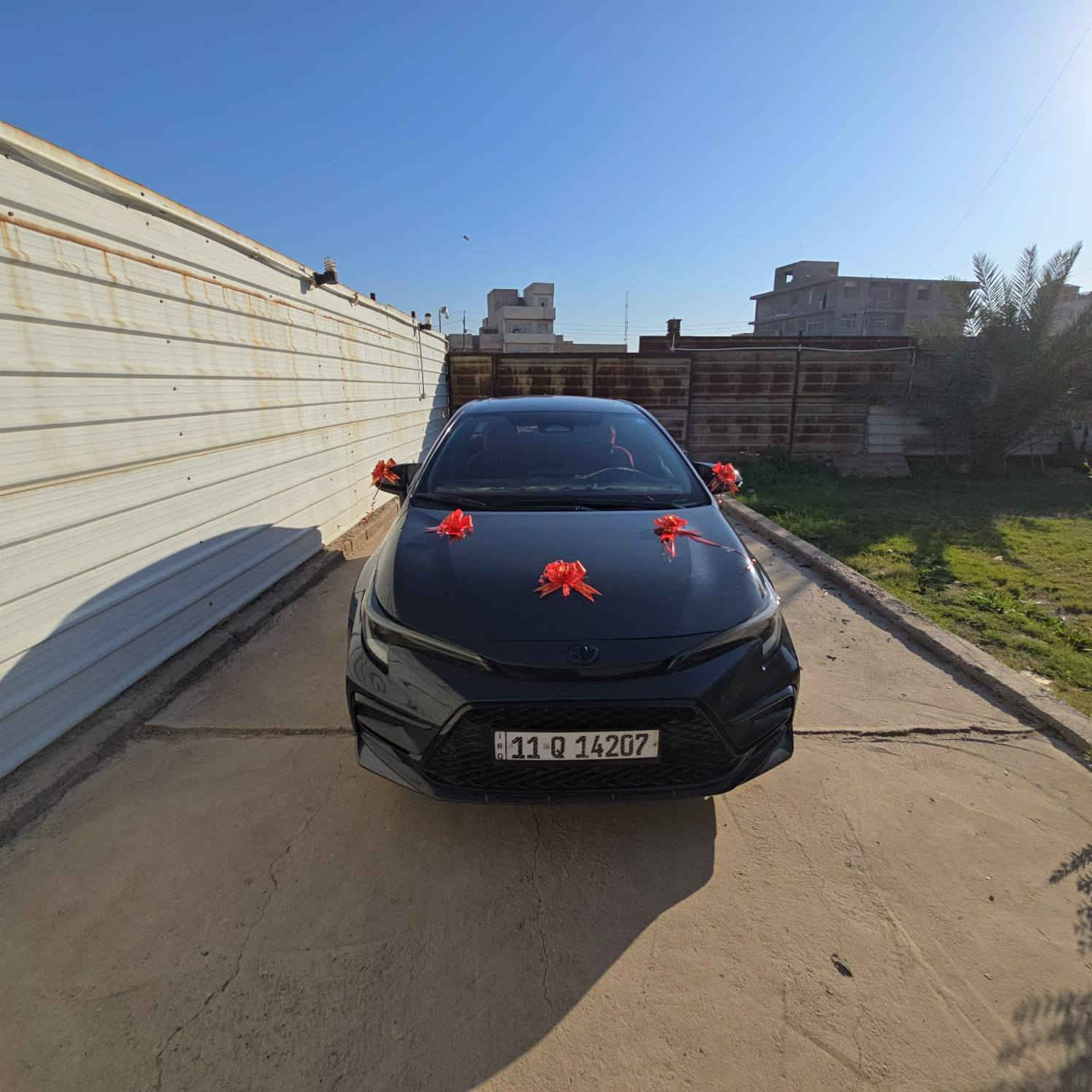 السلام عليكم
2023 Toyota Corolla SE فول هايبرد 

كورلا 2023 SE لون سمنتي مميز وارد امريكي  بدون ايرباك سياره فول مواصفات
حادث جاملغ وشويه من الباب موضح بصور 
عداد:  ٦٤ الف ميل 

السعر:165 
💲💲 رقم بغداد وبيها مجال بسيط 

مكينه ١٨٠٠ المرغوب
المواصفات: 
فتحه
بصمه
داخل لونين
  ويلكب 15  
4 جام اوتو
سبايدر صندوق
اشاير بالمري
لدات نهارية امامية
لدات لايت
لايتات زينون
سايد بريك دكمة + اوتو هولد بريك ذاتي عند التوقف
رادار امامي بريك ذاتي + قيادة تحديد مسار
رادارات جانبية نقط عمياء
رادارت خلفية تنبيه عبور 
شاشة كبيرة
كاميرا خلفية دوارة 
اندرويد اوتو + كار بلي نفيكيشن واير لس
تحكمات ستيرن
مثبت سرعة
دوسات رياضية 

بغداد_ الغزالية 
☎️***********☎️
