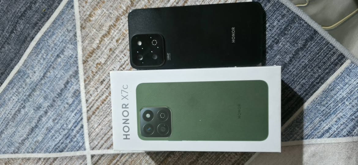 هونر X7C  ذاڪره 256 اــرام 8+8 تيربو  ڪارتون فقط السعر 180 موبايل *********** البصره
