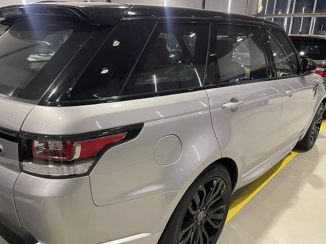 رانج روفر سبورت
خليجيه 8 سلندر داينمك

فول مواصفات

بيبان شفط

دوسه كهرباء 

السياره بحاله الوكاله انضف رانج ممكن تشوفه بهذا الموديل

المسافه المقطوعه. 33 الف فقط فقط

السعر 350 

للاتصال ***********
