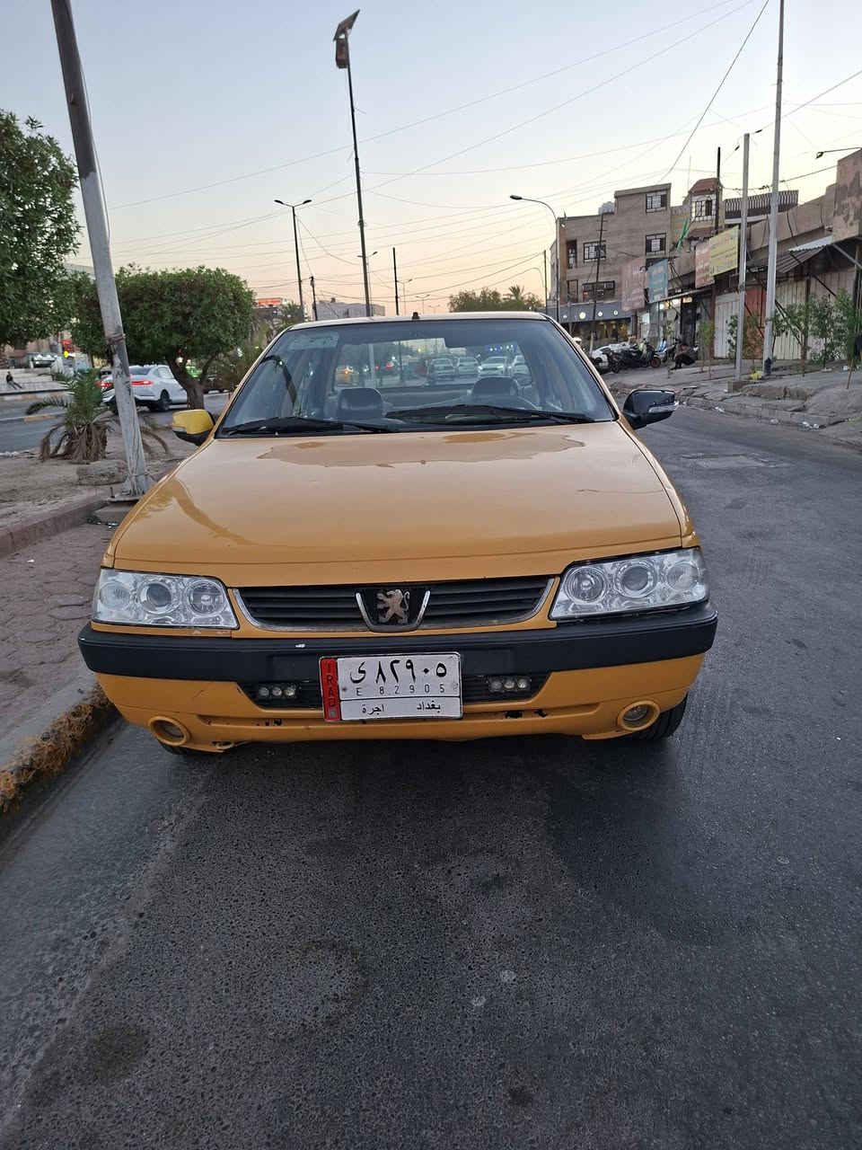 سلام عليكم بيجو لميس 2013 .. ضربه فقط الجاملق لي بصف السايق مثل مواضحه بل صوره مصبوغه جماليه اثر جراد وعندي صور كامله قبل الصبغ مكفوله من الضربه .. تخم تاايرات جديد صدرها جديد كير ومحرك جديد فقط لاستيك ولف يحتاج تبديل تبريد شغال وبارد لكن منقص غاز  دوشمه جديده مصفره هيه وغرامات تحويل ثاني يوم السياره مشاء الله بل واقع تجنن واحلاا من الصور كهرائيات كلها شغاله .. السعر 32 وبيها مجال جدا بسيط *********** العنوان بغداد الشعله بل عافيه على لياخذهاا ممتواجد فيس فقط على الرقم
