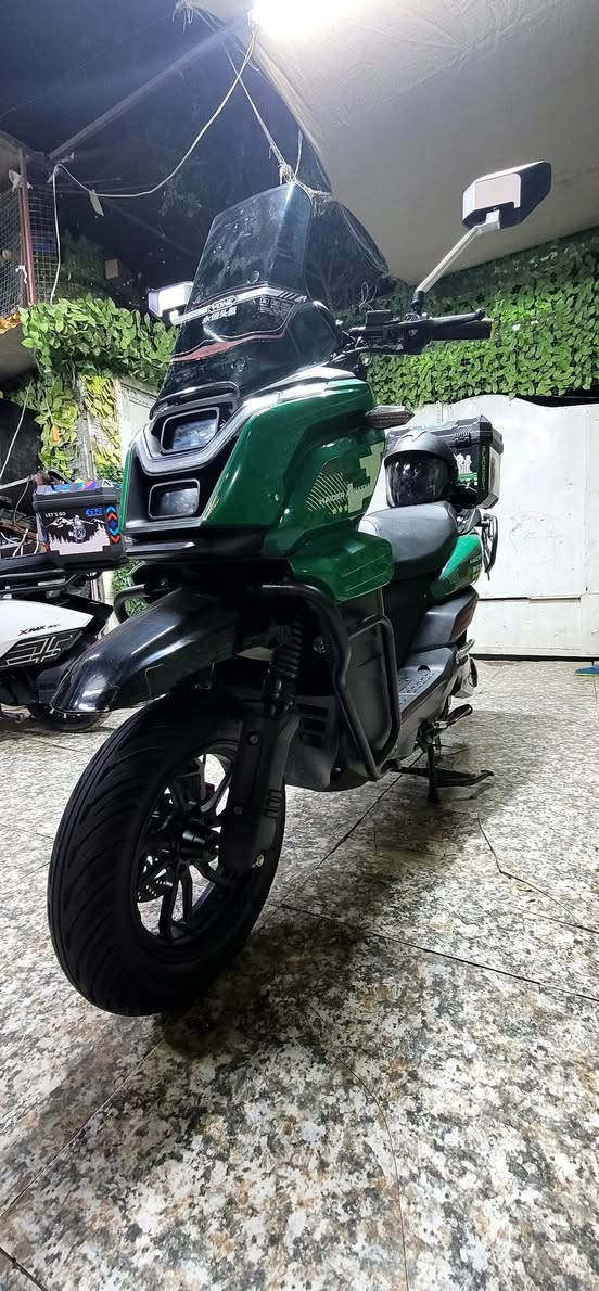 السلام عليكم...دراجه اباتشي الشكل الحديث ..جبلي ...الملف...3000w...
السرعه ..120k...عدد البطاريات 6 مسطره ...الدراجه مستخدمه لاكن وضع وكاله ...تمشيك بل شحنه الواحده اكثر من 70 كيلو...بلوتوث...تشغيل بصمه..سويج...كارت..تشغيل عن بعد وجهاز مانع سرقه...لدات أماميه خلفيه واسفل الدراجه...عدد التحويلات..1..2..3..4..R...مكاني بغداد الشعب قرب محكمة الشعب الجديده على الشارع العام..السعر (مليون) قفل ...الشراي يتصل..***********...واتساب موجود....
