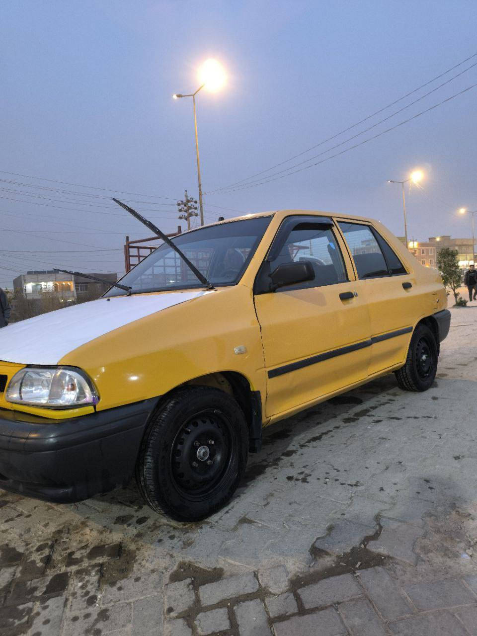 السلام عليكم 

سايبا مديل 2017 نظيفة السيارة مسويلها ادامة كاملة  داخل وخارج شوف عينك صدر وحدادية جديد واصلي تخم تاير جديد 
السيارة جاهزة ما اتعبك مال جناي ضربتها جاملغ صوب السايق ومبدل اصلي  محرك بي بخار قليل تجي تفحص وتشتري  رقم بغداد تحويل مباشر اسوي عقد مروري السعر 38 وبيها مجال للشراي مكانها كربلاء حي الصحفيين 
*********** المو شراي لا اتعبني ولا تتصل
