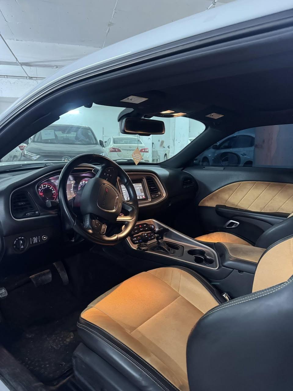 DODGE  CHALLENGER GT 
2022
‎المحرك : 3.6
‎ناقل الحركة : Automatic 
‎نوع الوقود : بنزين
‎الحالة : وارد ئەمریکیآ
‎عدد الأميال :36 میل 
جاملغ باب بيلادي  جاملغ خلفي نص صبغ 
‎بدون دواخل  
‎36 مايل ماشي 
‎فول بدون سلايت 
***********  
192$
‎العنوان: اربیل شارع 100 متر داخل
