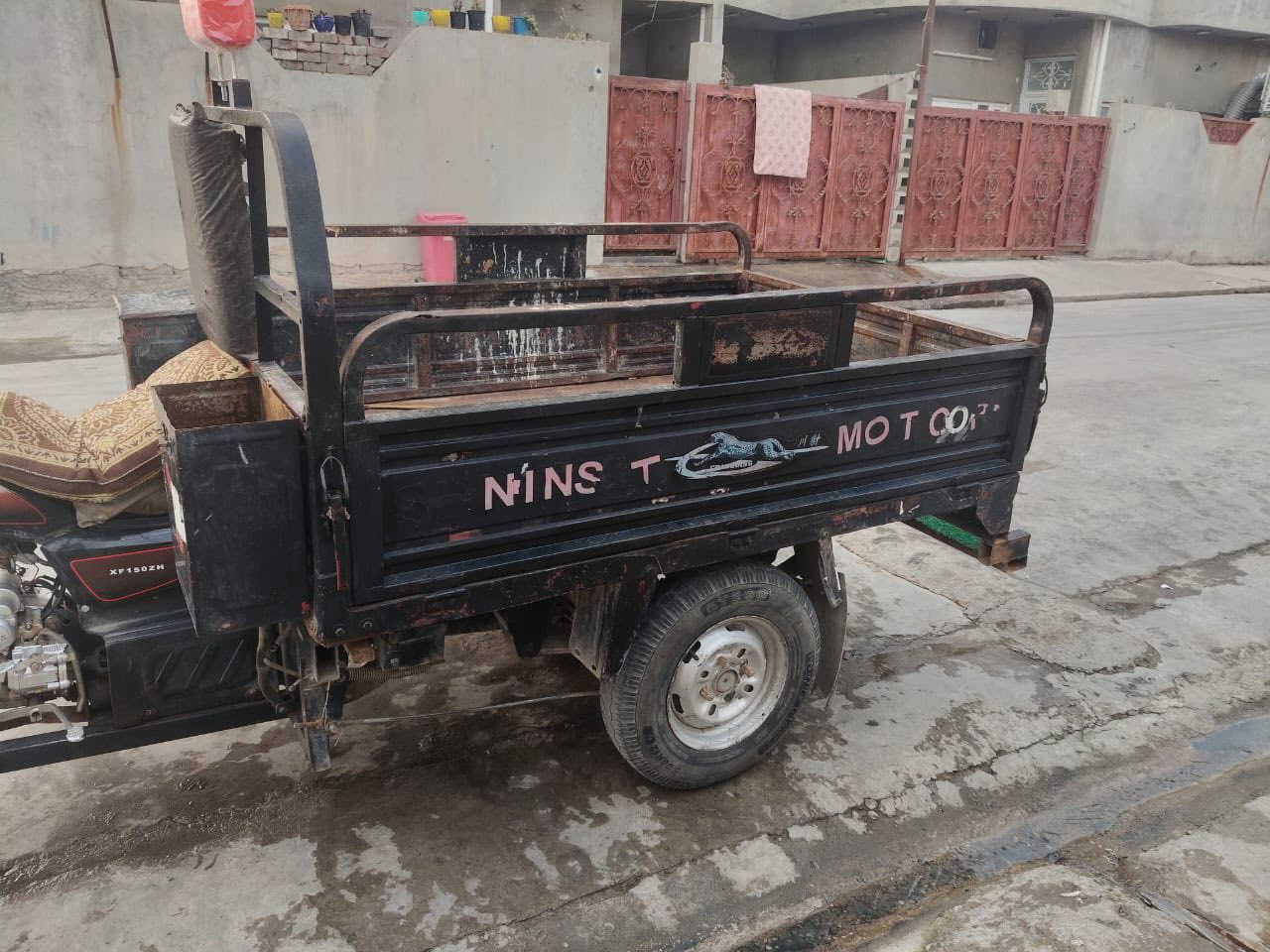 ستوته نضيفه ممتعبه موديل ١٤ شاصي قوي فحل تايرات جديد كهربيات شرط سلف نكره هم منفيس بيه هم بس مضيعه محرك ٢٥ صفر طياره السعر مليون مكاني قادسيه شارع ابو وليد رقم *********** وتساب هم بي مو شراي لا يكسر بيه
