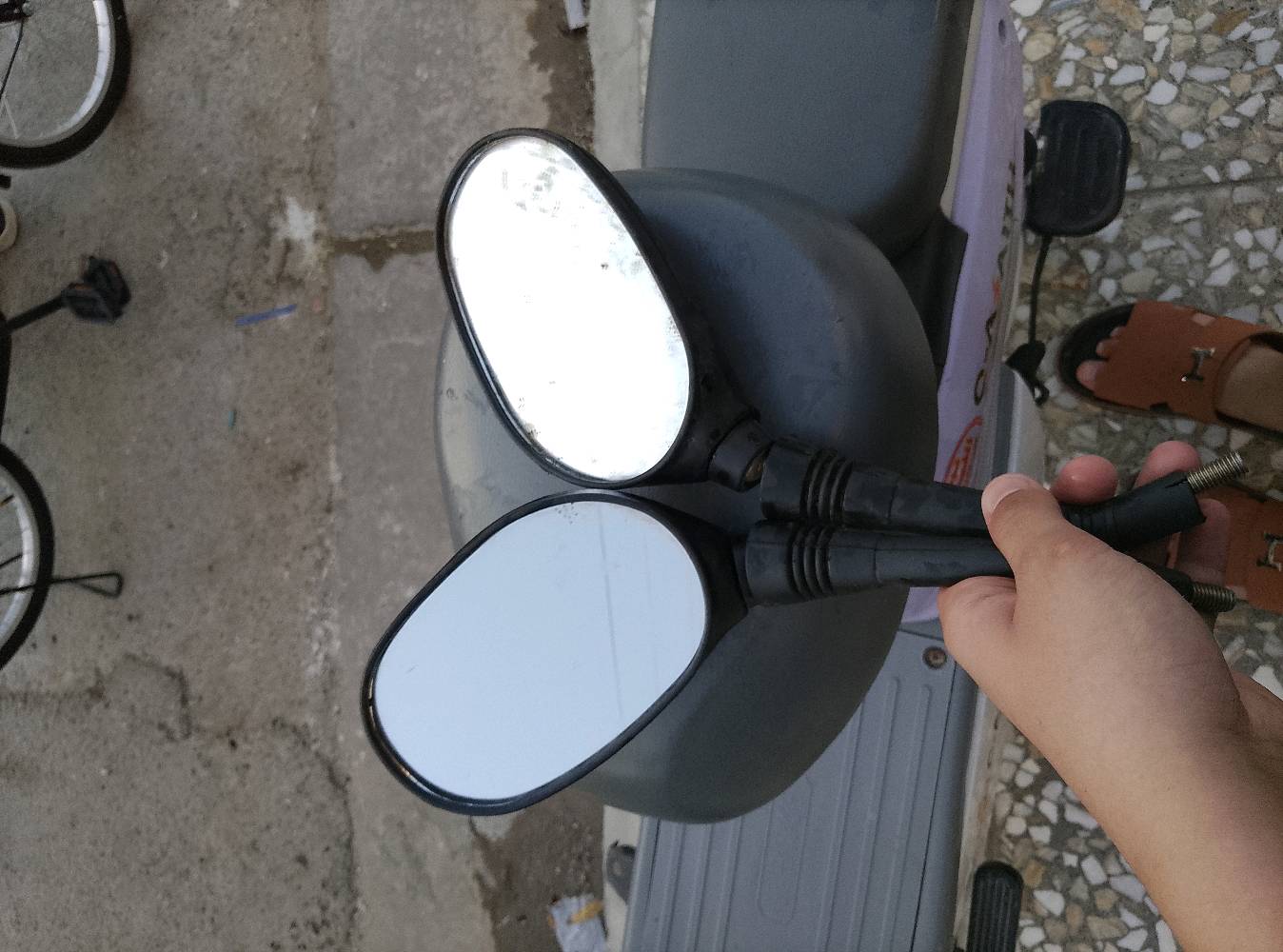 سلام عليكم دراجه شحن مستخدم سعره 230بيه مجال فقط تحتاج بريك العنوان بلديات