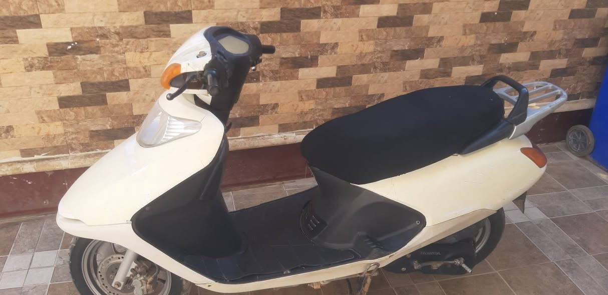 سبيسي ياباني للبيع سعر ٦٠٠  / ***********
