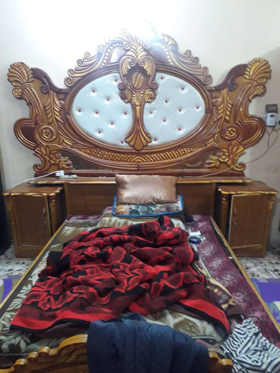 السلآم عليكم ورحمه الله وبركاته غرفة تفصال قبل كم سنة سويتها مليون و٩٠٠ ابيعها مليون و٥٠٠ نظيفة يحتاج لها فقط تلميع وكيلون واحد للكنتور واثنين رزات مال جرارات ميز تواليت


**إذا كنت صاحب هذا الإعلان وتريد حذفه لأي سبب، رجاءا أرسل رسالة إلى الدعم الفني**