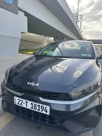 كيا فورتي وارد امريكي للبيع موديل 23 حادثها حافه البنيد وجاملغ بدون دو...