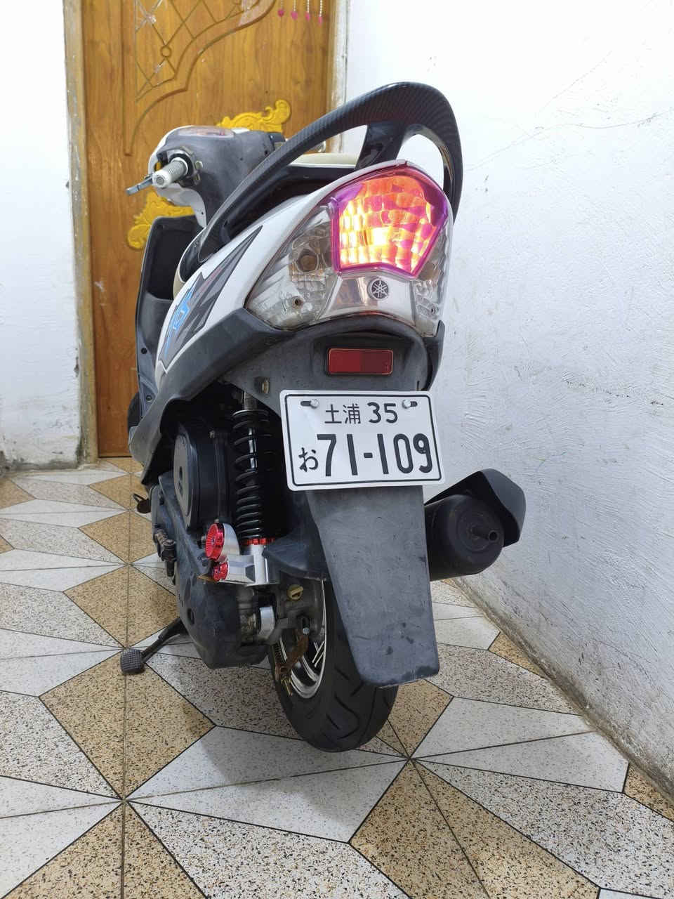 ماكس جديده كلهة شغاله سلف هندر اشاير سكنات ما مفتوحه شلعه ومشي نعومه كلش حلوه كفرات  اصليه حواضن اصليه عدادات الكهربايات كلها شغاله بوشه 49 ابلاديه لايت عالي وناصي دبلات امامي وخلفي ابريكات اماميه وخلفيه جاهزه اخت الرمبه نعومه كلش حلوه ما بيها اي نقص لا تبخير لا تنقيص جاهزه مكان حيانية شارع السيد سعر 750 رقم ***********
