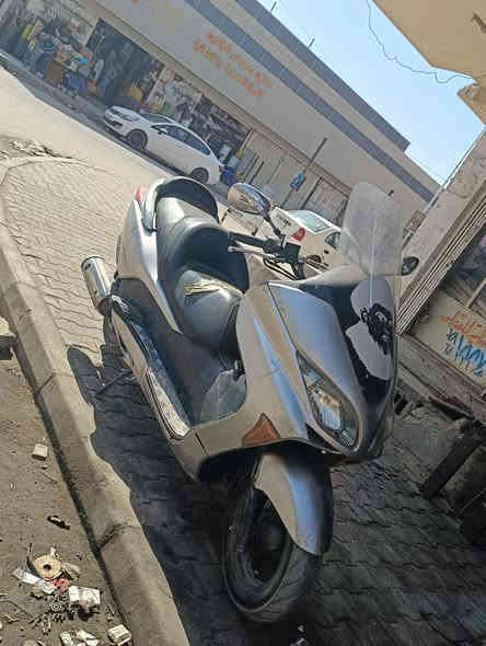 للبيع مابيها نقص
***********
سعر 900 
كامله من كلشي سماعات مبيثري شغال
ديوانيه
