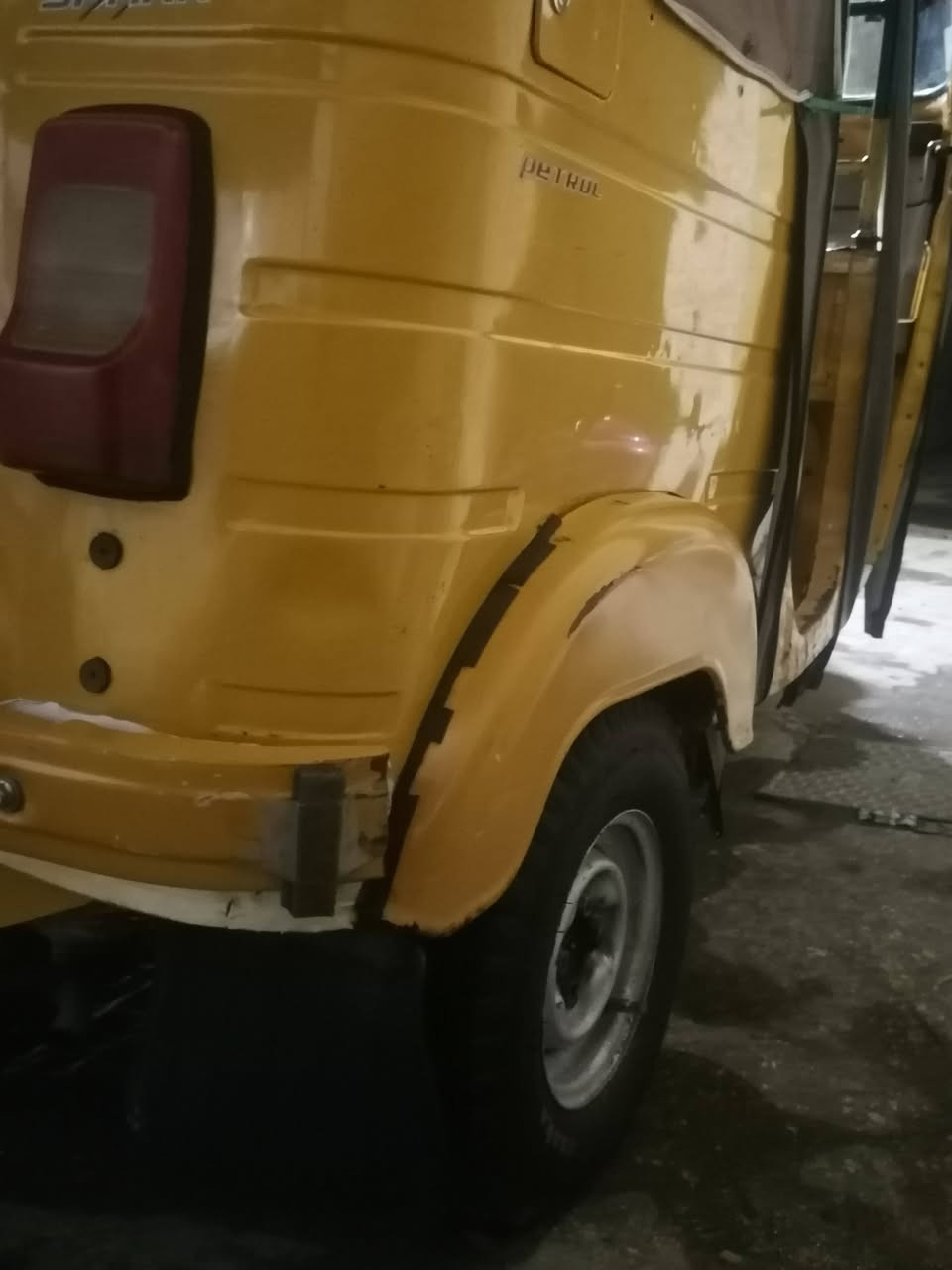 تكتك 19 شهر ١٢ يوم ٣٠
تكتك خير من الله نضافه 90 من 100 شوفت عينكم مكينه كفاله كفاله كفاله بعده ما مفتوحه بس تفيلس كشر نضيف مابي لا صبغ ولا معجون بي شخوط بسيطه وشوفت عينكم كهربائيات كله شغاله بريك المس تايرات جدد  س ع ر 7مليون و خمسميه وبيه مجال  ان شاء الله
*********** وتساب
*********** تصال
مكاني بغداد البياع تقاطع درويش
