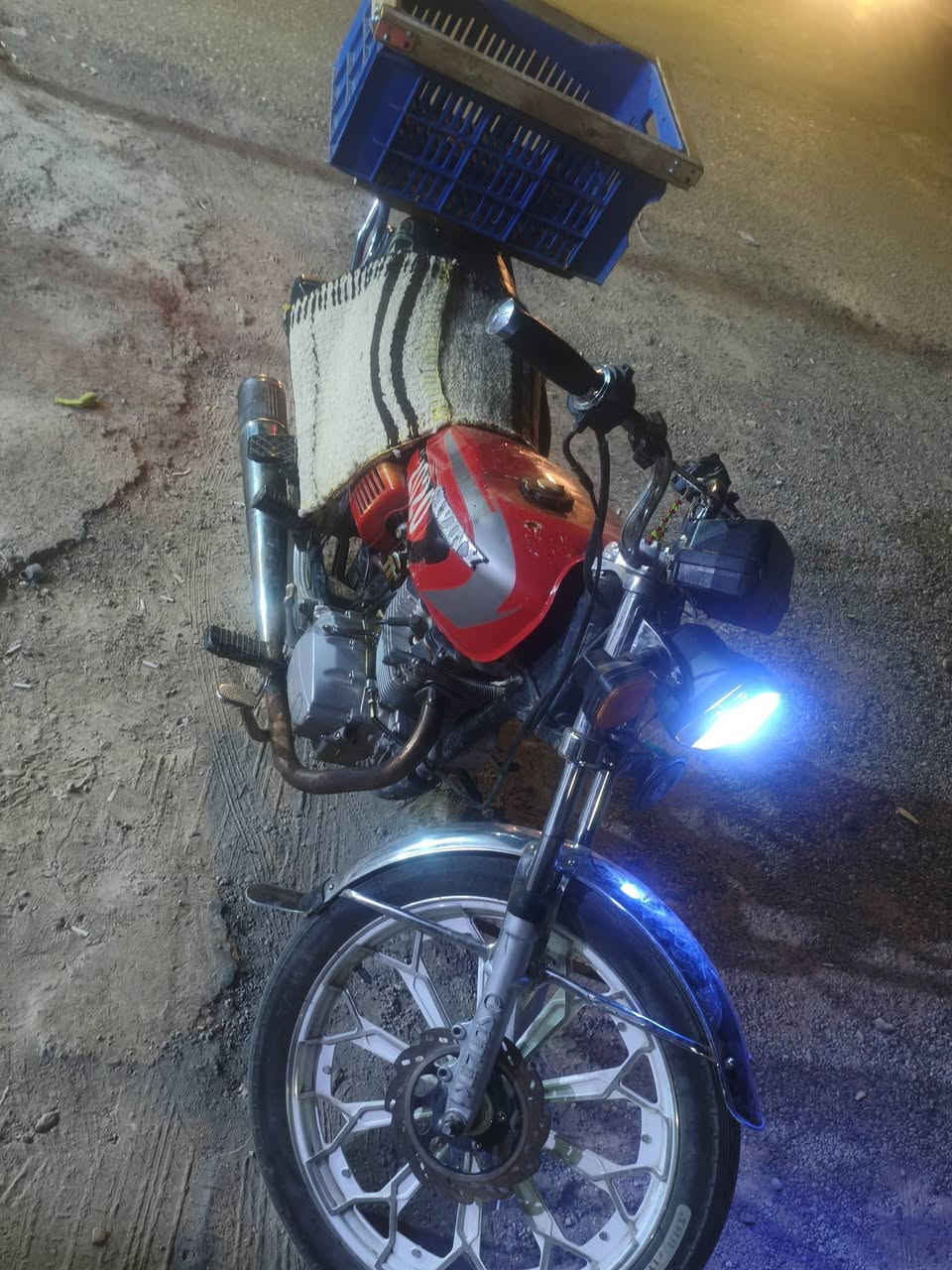 السلام عليكم دراجه للبيع كله بدل جديد تشغيل نكره سلف هندر مكفوله سعر 375 وبيها مجال بسيط رجاء مو شراي لا يتعبني فدوة مكاني ديالى ابو صيدا 
***********
