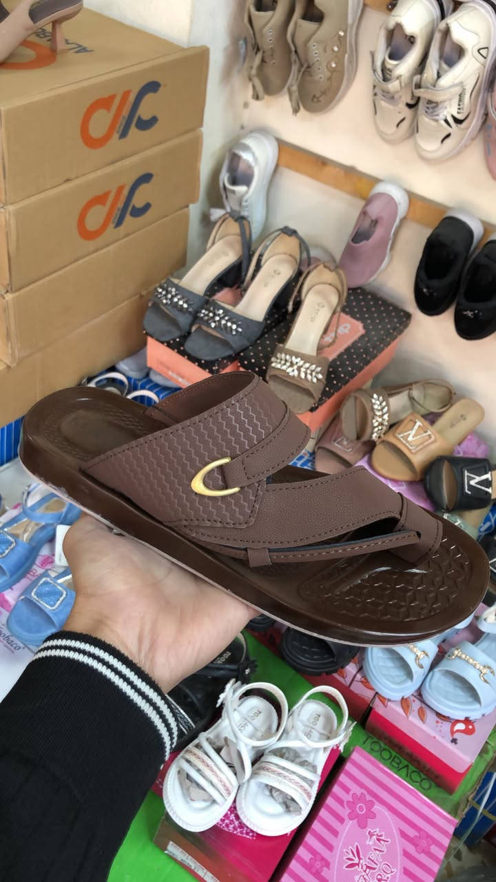 توفر الشحاطة الرجالي ( طبي ) ( تركي )
#السعر ١٠،٠٠٠ دينار  
#القياسات من ٤٠ الى ٤٦ 
🔴العنوان | الموصل _ حي الميثاق _ بداية فرع متوسطة مكة المكرمة للبنات _ من جهة الضغط العالي 
#المحل_ركن


**إذا كنت صاحب هذا الإعلان وتريد حذفه لأي سبب، رجاءا أرسل رسالة إلى الدعم الفني**