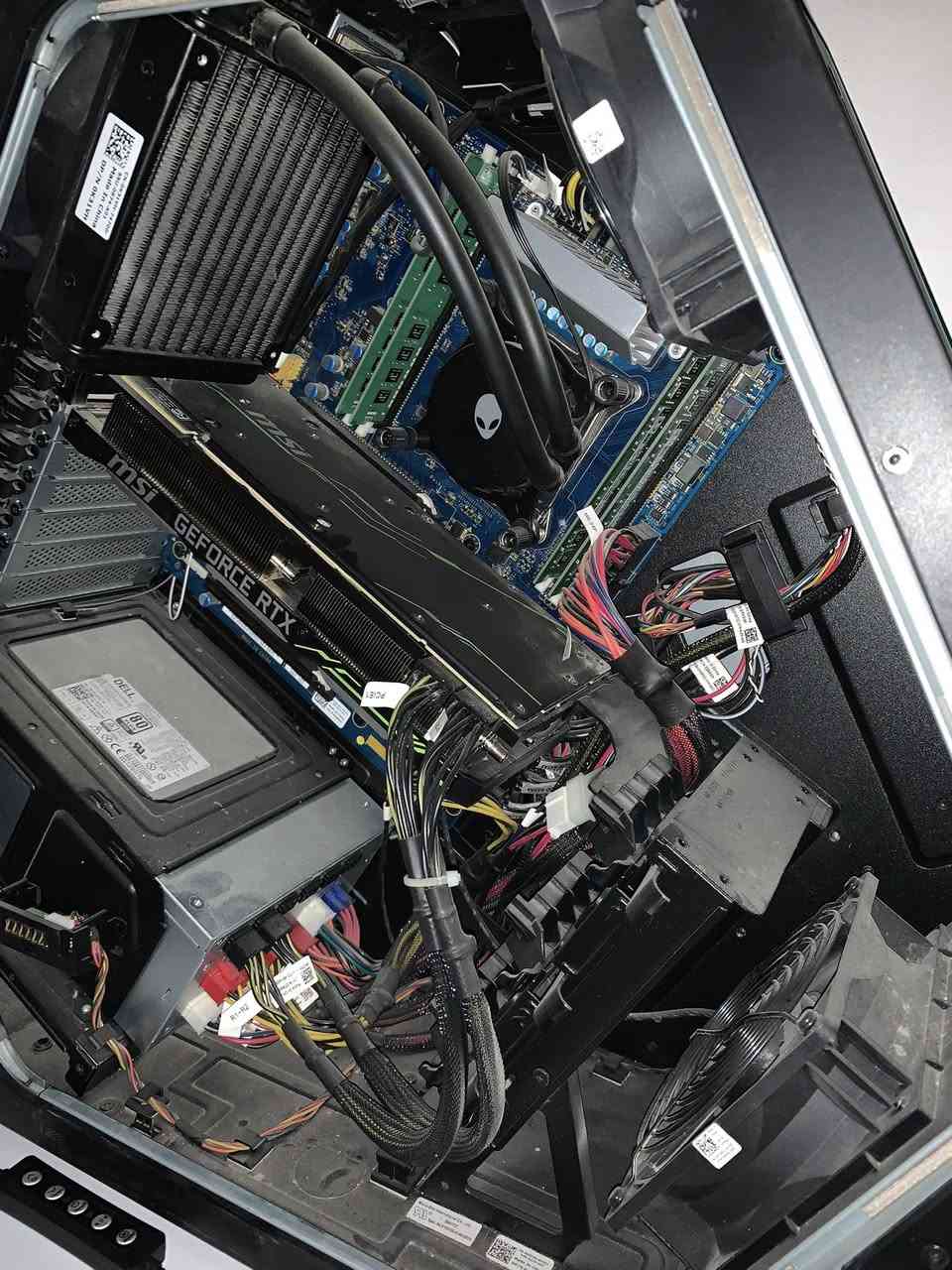 سلام عليكم
من رخصة الادمن 

شباب هاي ال PC رايد ابيعه لان مامتفرغ اله والكهرباء تعبان 
الي تعجبه مواصفاته وحاب يشتري يدلل .
  
  نوع التجميعة Dell Alienware Area 51m Gaming                         

المواصفات/ 
  CPU: i7-5960X @ 3.00GHz 
GPU: RTX 2080 Ti 
SSD: 512 Samsung
HHD: 4T
RAM: 4*8 = 32 

السعر مليون و150


**إذا كنت صاحب هذا الإعلان وتريد حذفه لأي سبب، رجاءا أرسل رسالة إلى الدعم الفني**