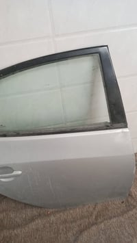 باب خلفي عكس السايق سنفري شركه مقفل كامل السعر 100للاستفسار 0780715350...